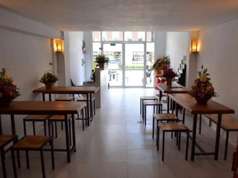 One Stop Hostel Phnom Penh Extérieur photo